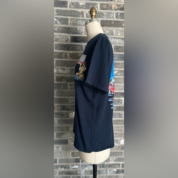 Hybrid Tees Car Wash Graphic T-Shirt Y2K Pinup Girl Muscle Car T-Shirt - Picture 4 of 8